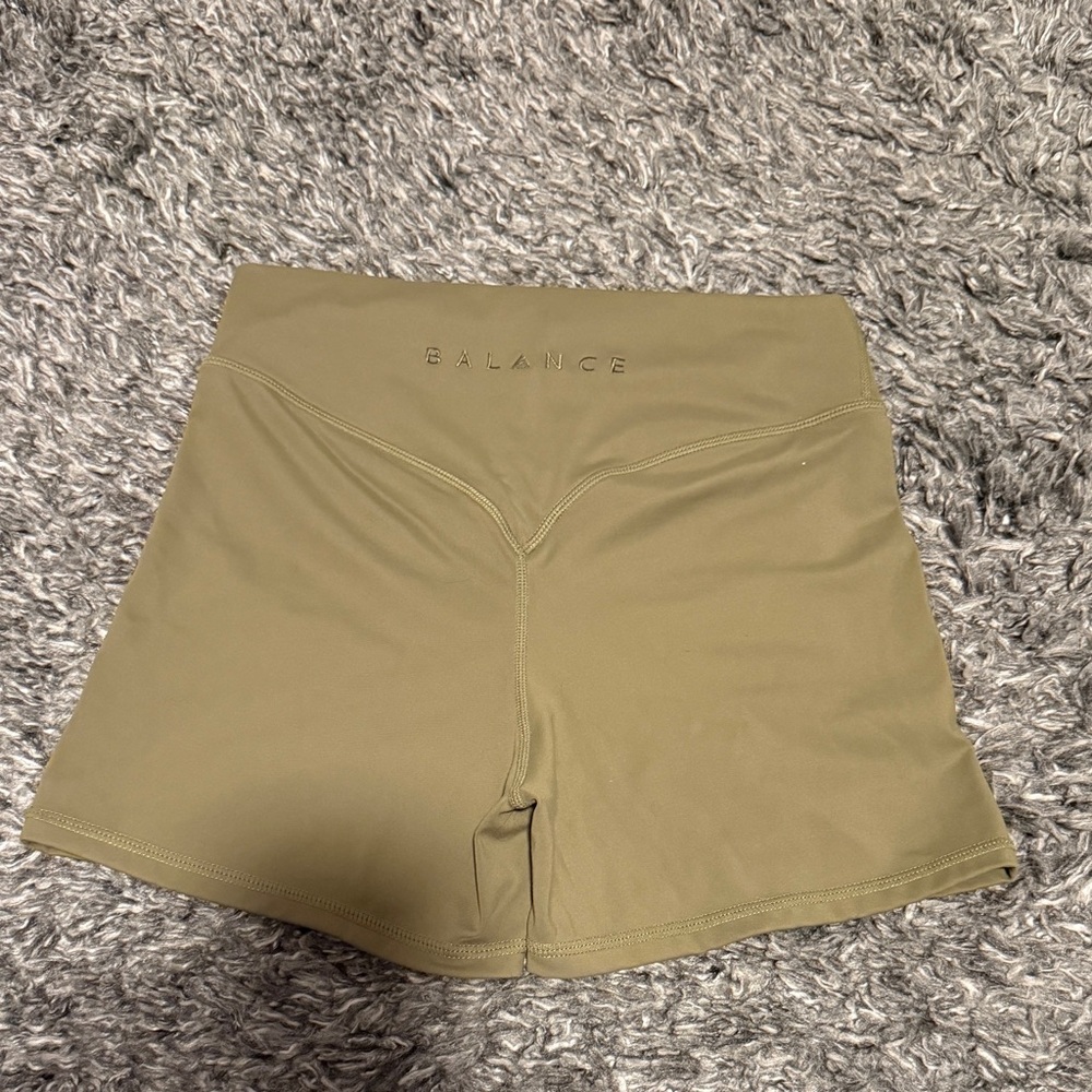 Vitality Balance Athletica Short Shorts - olive green size medium